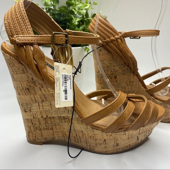Forever 21 Shoes - NWT🍀[Forever 21] Cork Wedge; High; Camel; Size 8